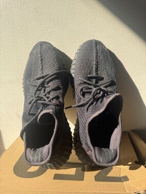 adidas Men’s Yeezy Boost 350